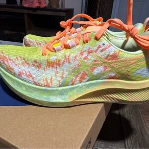 Asics Noosa Tri 16 Yellow Cool Matcha Athletic Running Shoes Womens Size 7.5